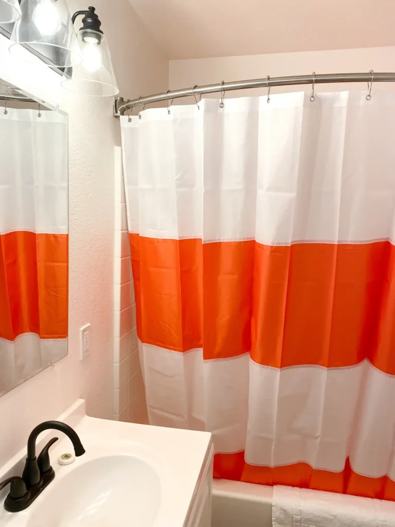 Cozy Two Queen Room Bath